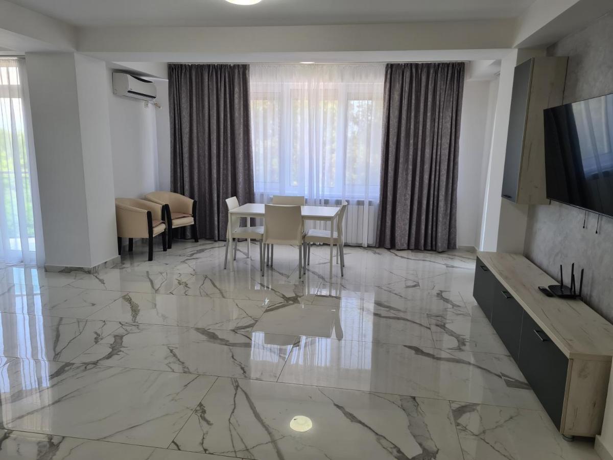 C&Y Marco Apartments Mamaia Kültér fotó